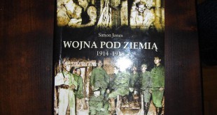 Okladka_Wojna_pod_Ziemia