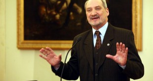 Antoni_Macierewicz_2009-02-06